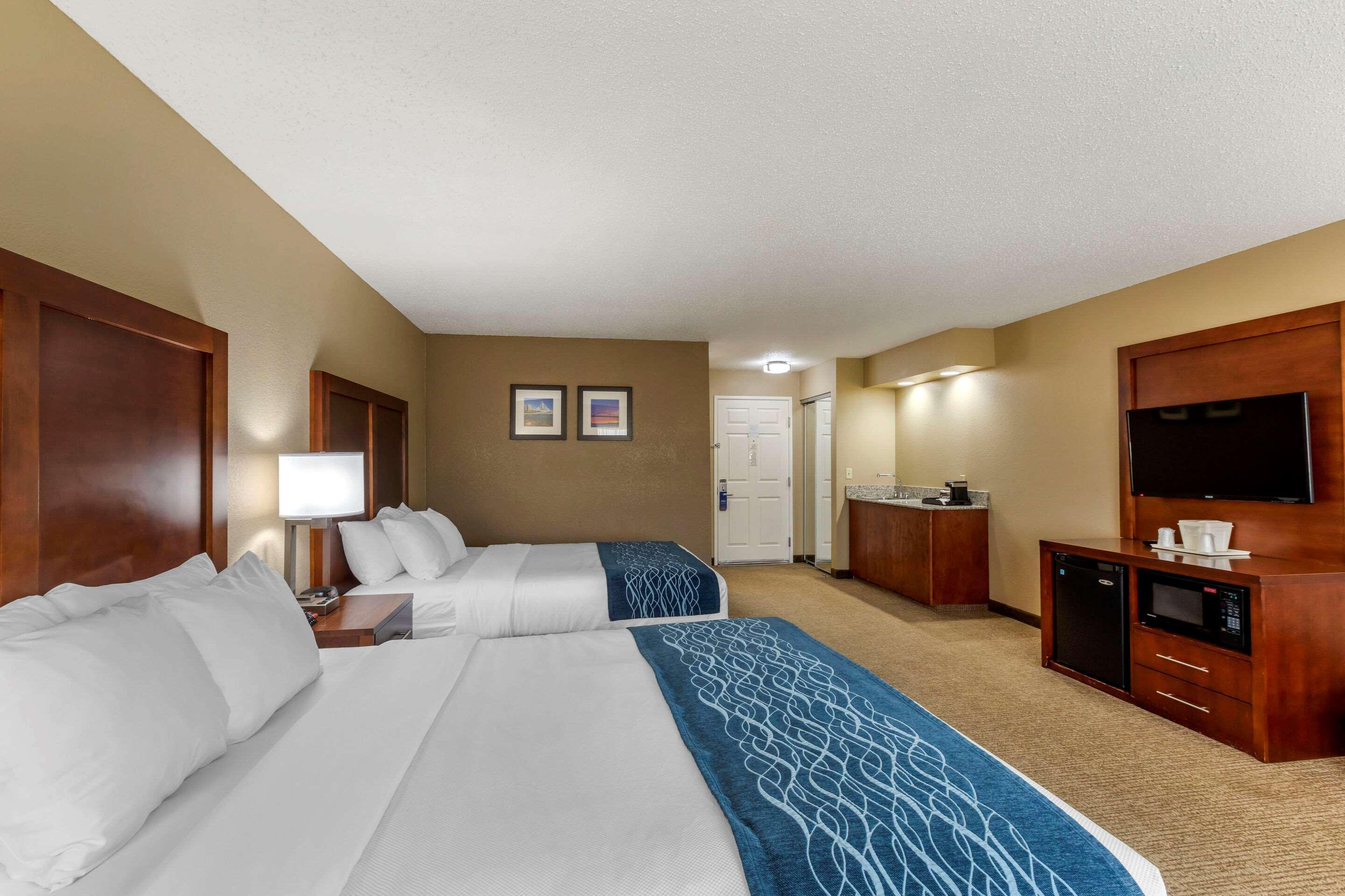 Comfort Inn&Suites Jackson - West Bend Exterior foto
