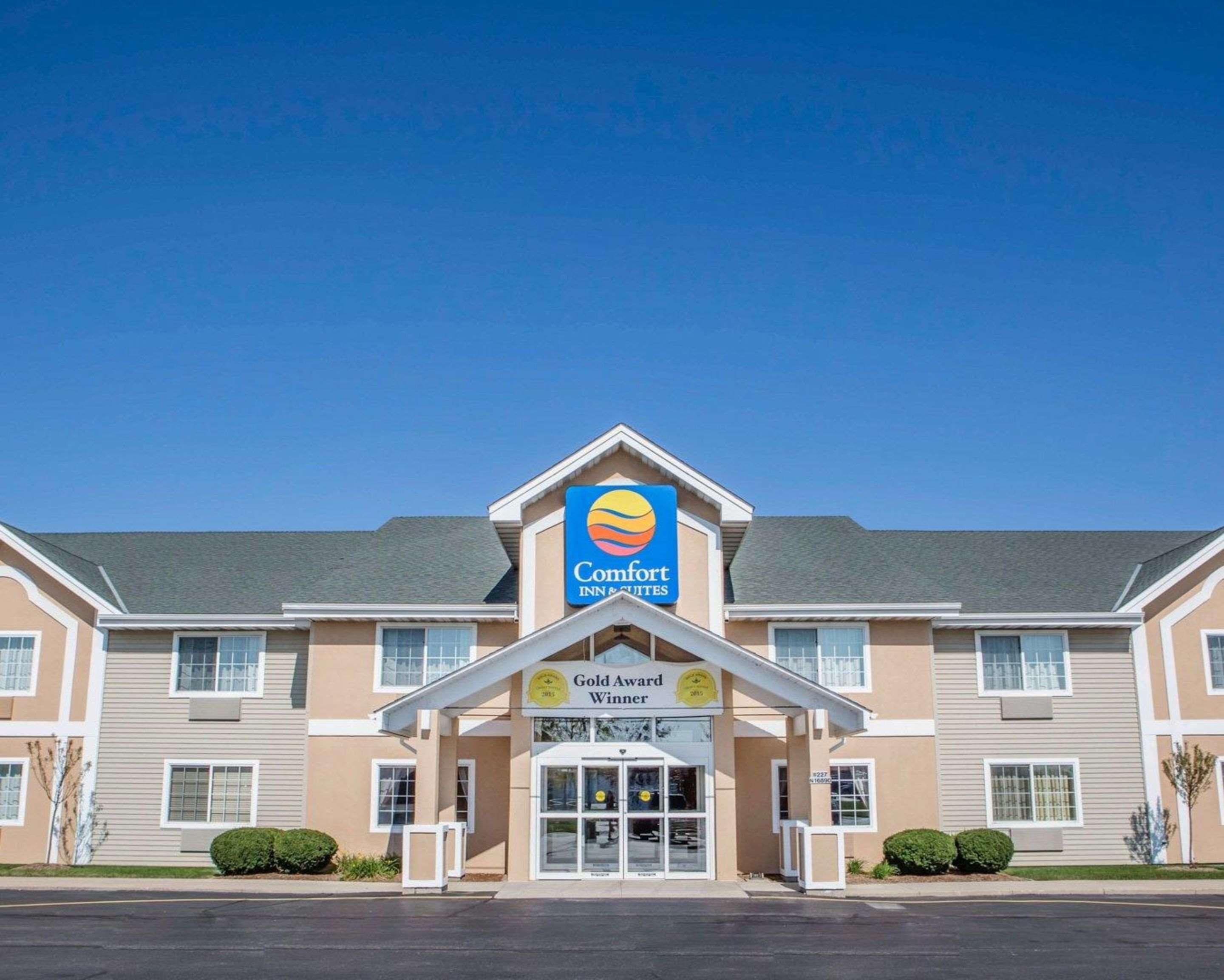 Comfort Inn&Suites Jackson - West Bend Exterior foto