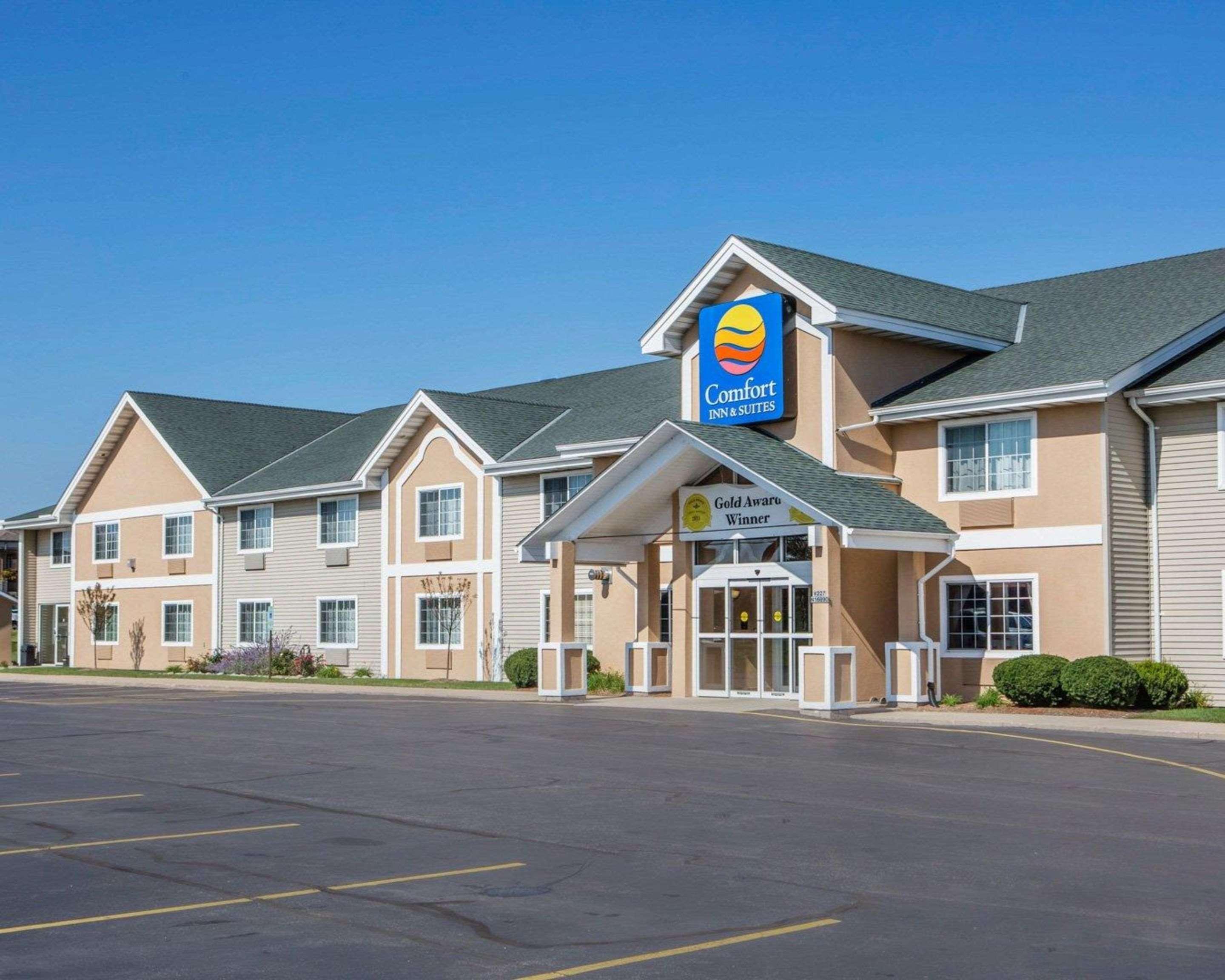 Comfort Inn&Suites Jackson - West Bend Exterior foto
